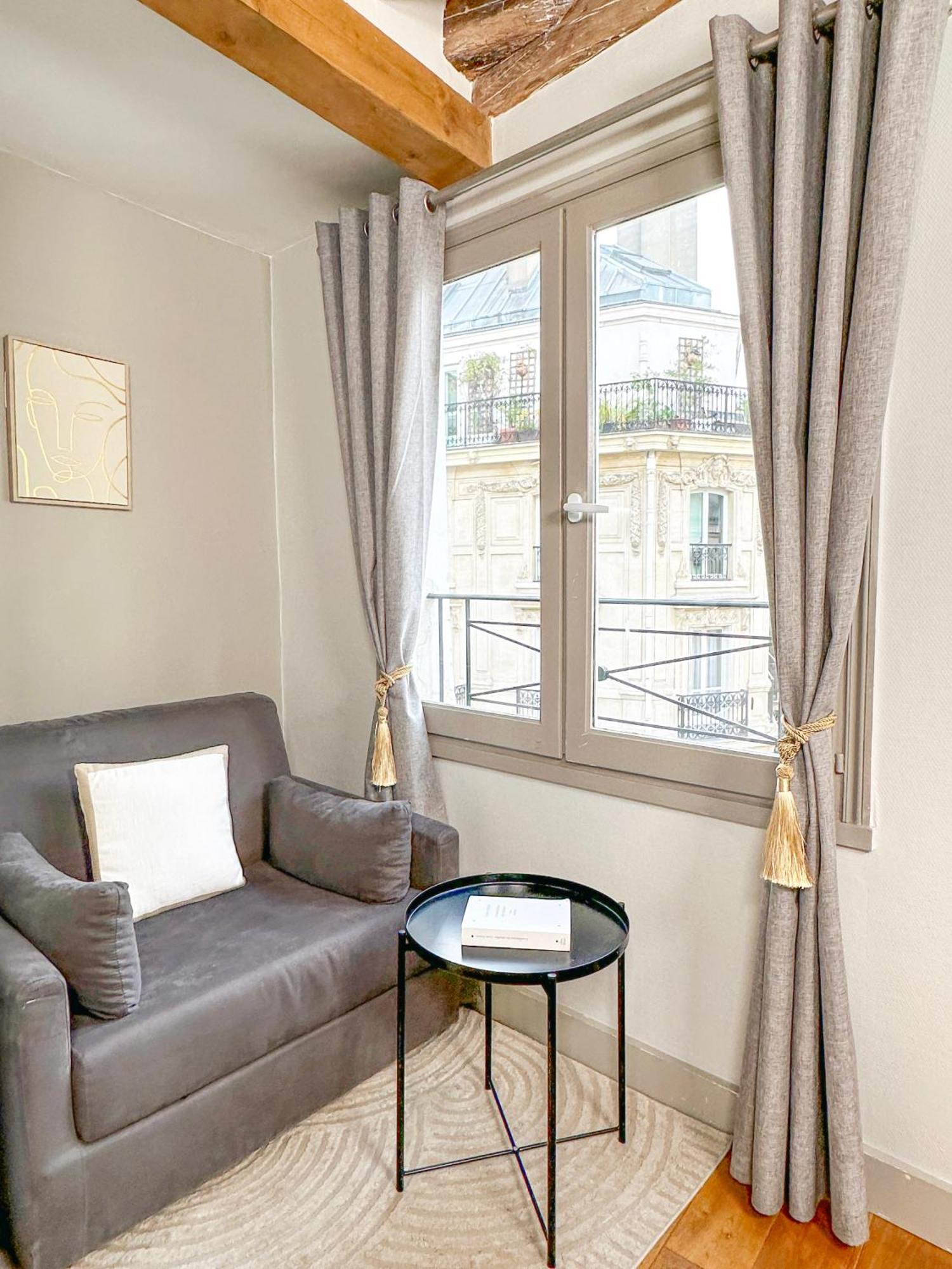 St Michel Apartment ปารีส ภายนอก รูปภาพ
