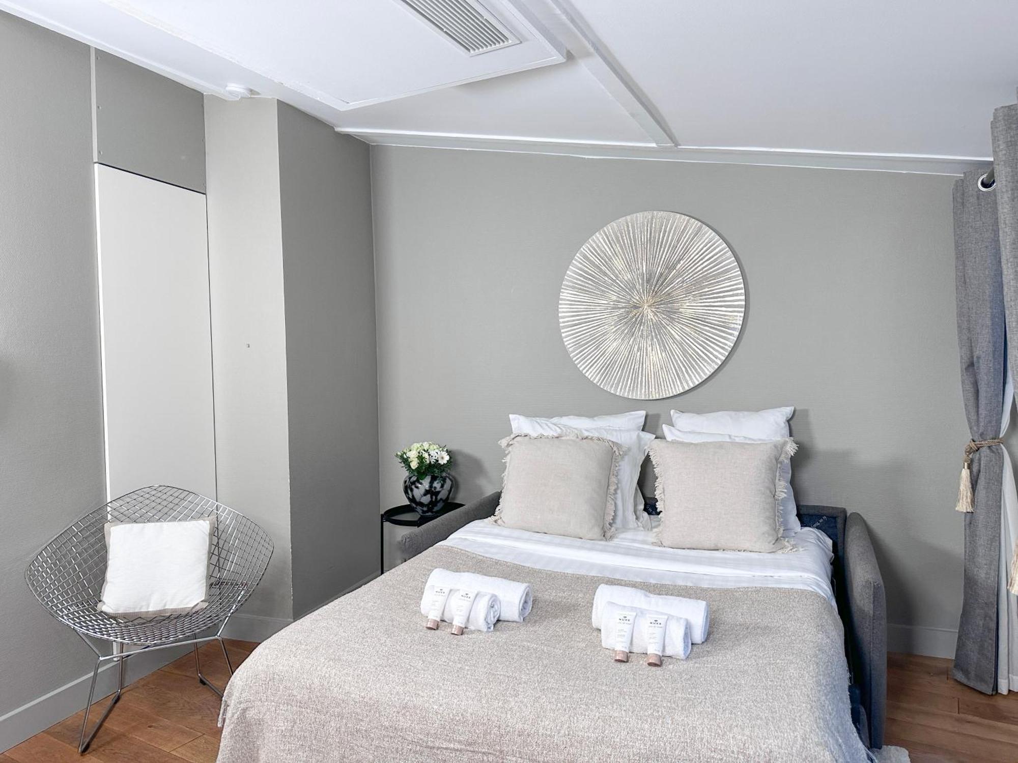 St Michel Apartment ปารีส ภายนอก รูปภาพ